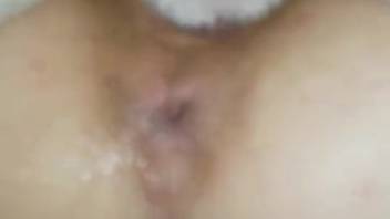 Slender hottie receives internal cumshot from her pale pooch